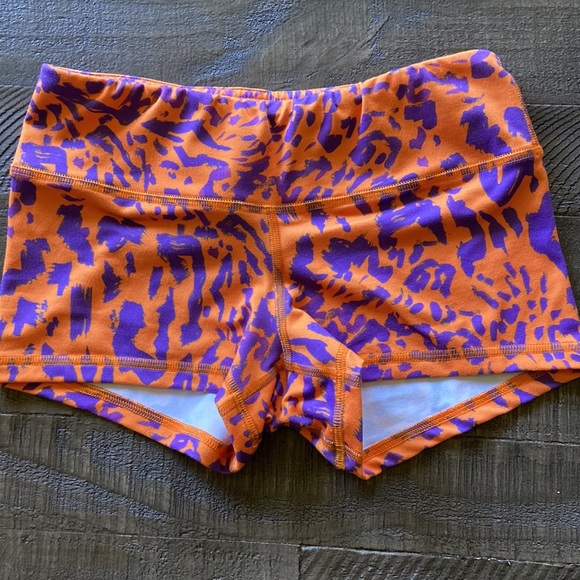 Fleo cheeta print shorts - Picture 2 of 4
